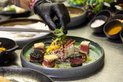 Préparation plat et geste en cuisine