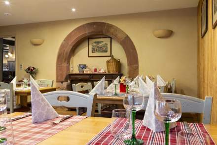 Salle de restaurant typiquement alsacienne